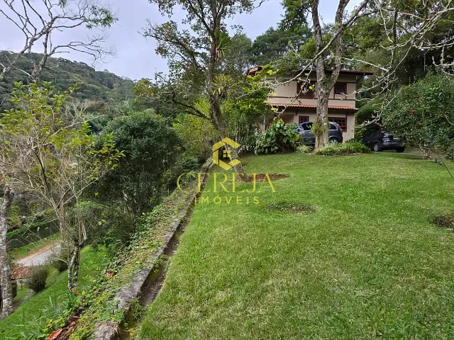 Casa com 1736m² 3 quartos e 3 banheiros, à venda, no bairro Mury em Nova Friburgo