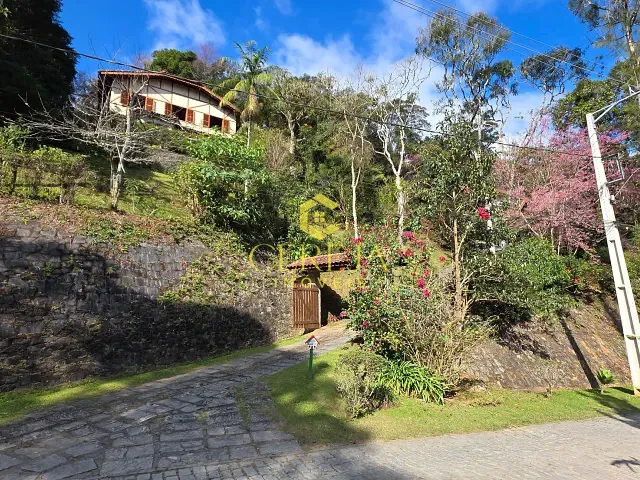 Casa com 1736m² 3 quartos e 3 banheiros, à venda, no bairro Mury em Nova Friburgo
