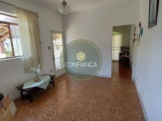 Casa com 360m² 3 quartos e 1 banheiro, à venda, no bairro Santa Inês em Belo Horizonte