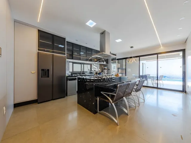 Casa com 420m² 4 quartos e 6 banheiros, à venda, no bairro Setor Habitacional Vicente Pires em Brasília