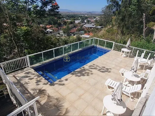 Casa com 80m² 2 quartos e 2 banheiros, à venda, no bairro Penedo em Itatiaia