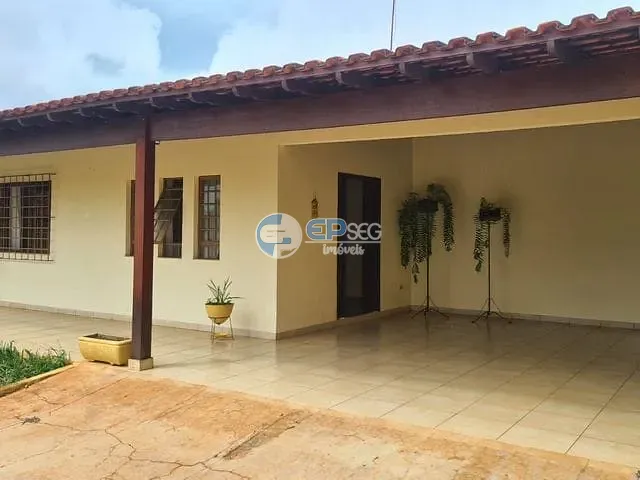 Casa com 525m² 3 quartos e 3 banheiros, à venda, no bairro Califórnia em Londrina