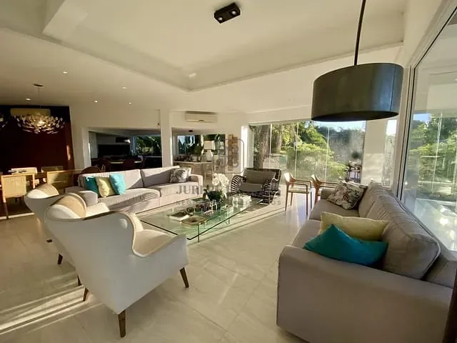 Casa 6 quartos e 7 banheiros, à venda, no bairro Canasvieiras em Florianópolis