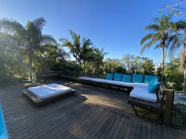 Casa 6 quartos e 7 banheiros, à venda, no bairro Canasvieiras em Florianópolis