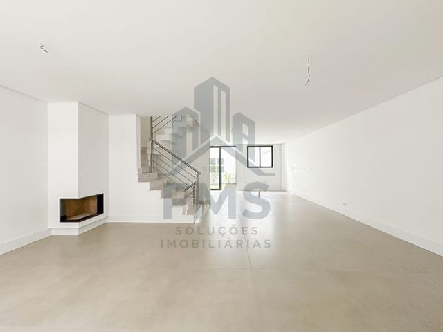 Casa com 280m² 3 quartos e 5 banheiros, à venda, no bairro Santo Inácio em Curitiba
