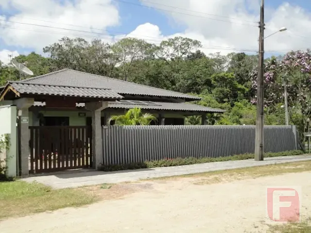 Casa com 952m² 2 quartos e 2 banheiros, à venda, no bairro Maresia em Itapoá