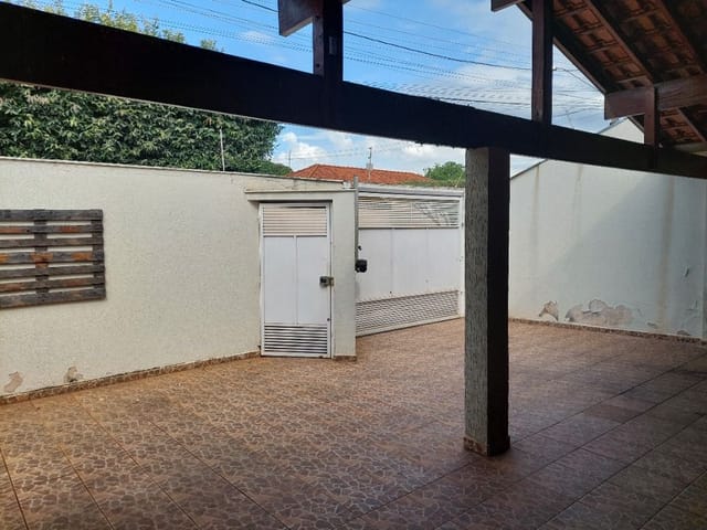 Casa com 300m² 3 quartos e 3 banheiros, à venda, no bairro Jardim Pinheiros em Birigui