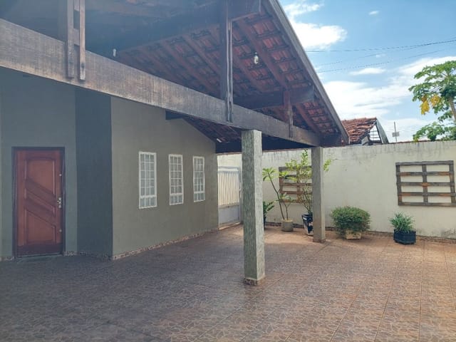 Casa com 300m² 3 quartos e 3 banheiros, à venda, no bairro Jardim Pinheiros em Birigui