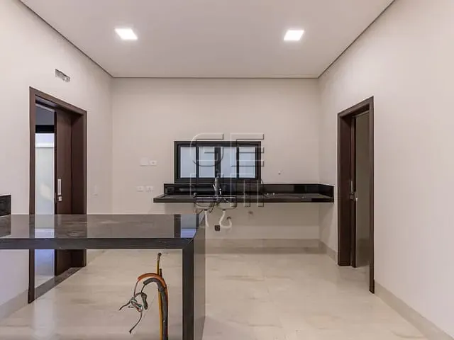 Casa com 360m² 4 quartos e 6 banheiros, à venda, no bairro Esperança em Londrina