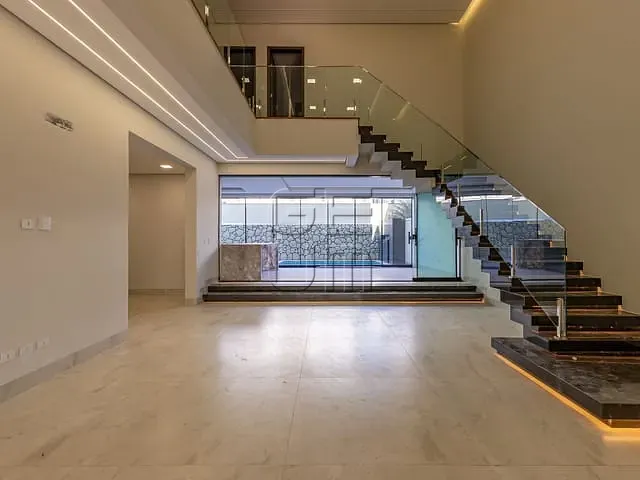 Casa com 360m² 4 quartos e 6 banheiros, à venda, no bairro Esperança em Londrina