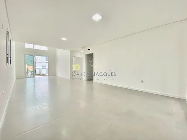 Casa com 360m² 3 quartos e 3 banheiros, à venda, no bairro Cidade Universitária Pedra Branca em Palhoça