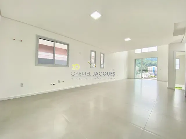 Casa com 360m² 3 quartos e 3 banheiros, à venda, no bairro Cidade Universitária Pedra Branca em Palhoça
