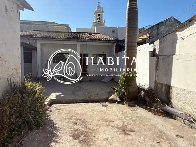 Casa 3 quartos e 2 banheiros, para alugar, no bairro Centro em Corumbá