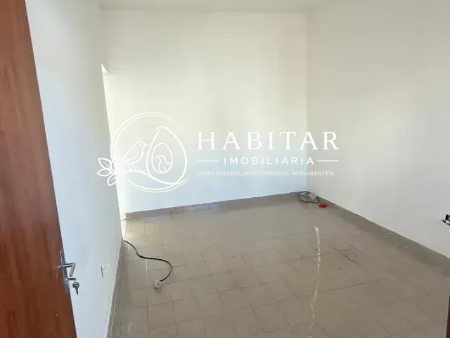 Casa 3 quartos e 2 banheiros, para alugar, no bairro Centro em Corumbá