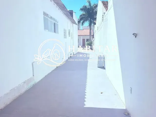 Casa 3 quartos e 1 banheiro, para alugar, no bairro Centro em Corumbá