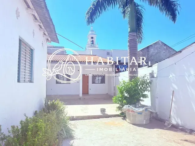 Casa 3 quartos e 1 banheiro, para alugar, no bairro Centro em Corumbá