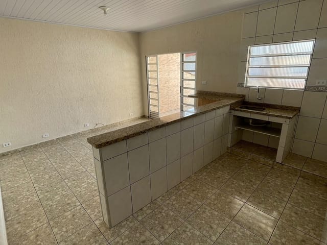 Casa 1 quarto e 1 banheiro, para alugar, no bairro Pestana em Osasco
