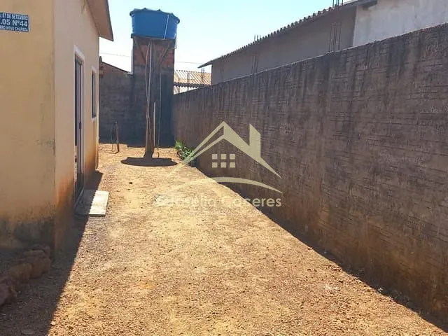 Casa com 60m² 2 quartos e 1 banheiro, à venda, no bairro Centro em Chapada Dos Guimarães