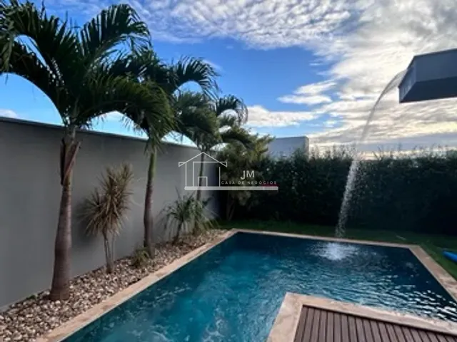 Casa com 456m² 3 quartos e 5 banheiros, à venda, no bairro Granja Marileusa em Uberlândia