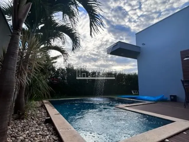 Casa com 456m² 3 quartos e 5 banheiros, à venda, no bairro Granja Marileusa em Uberlândia
