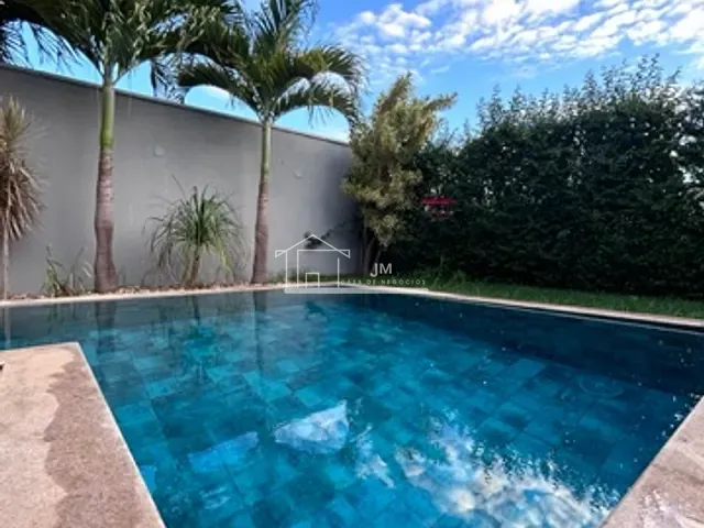 Casa com 456m² 3 quartos e 5 banheiros, à venda, no bairro Granja Marileusa em Uberlândia