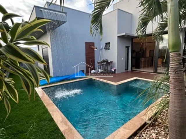 Casa com 456m² 3 quartos e 5 banheiros, à venda, no bairro Granja Marileusa em Uberlândia
