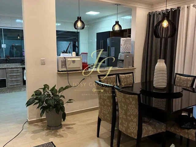 Casa 3 quartos e 3 banheiros, à venda, no bairro Vila Oliveira em Mogi das Cruzes