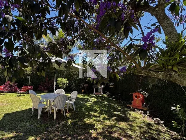 Casa com 463m² 4 quartos e 2 banheiros, à venda, no bairro Vargem Grande em Teresópolis