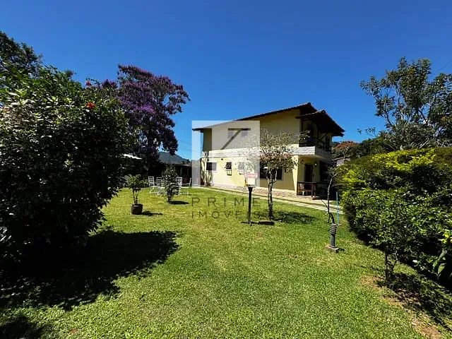 Casa com 463m² 4 quartos e 2 banheiros, à venda, no bairro Vargem Grande em Teresópolis