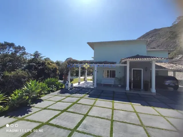 Casa com 2833m² 3 quartos e 4 banheiros, à venda, no bairro Samambaia em Petrópolis