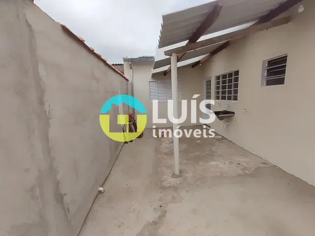 Casa 2 quartos e 1 banheiro, para alugar, no bairro BOM JESUS em Guaranésia