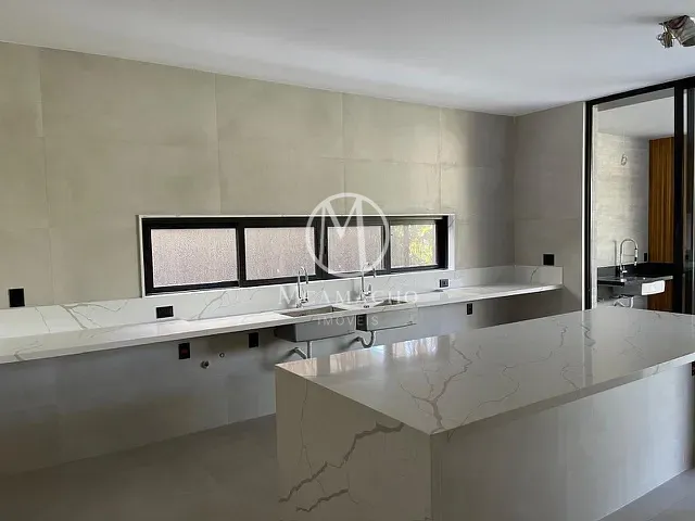 Casa com 622m² 5 quartos e 6 banheiros, à venda, no bairro Barra da Tijuca em Rio de Janeiro