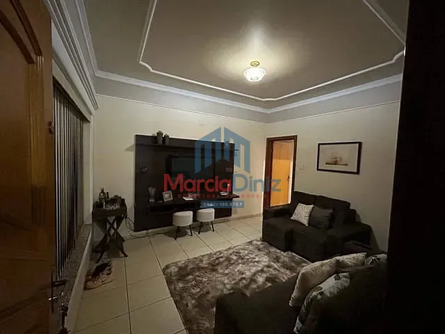 Casa com 221m² 3 quartos e 1 banheiro, à venda, no bairro Centro em Ituverava