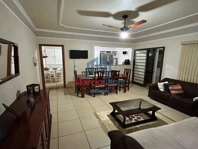 Casa com 221m² 3 quartos e 1 banheiro, à venda, no bairro Centro em Ituverava