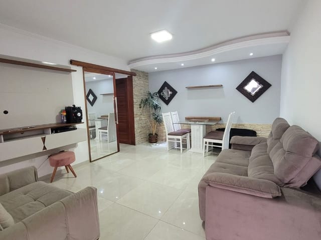 Casa com 70m² 2 quartos e 2 banheiros, à venda ou para alugar, no bairro Vila Valqueire em Rio de Janeiro