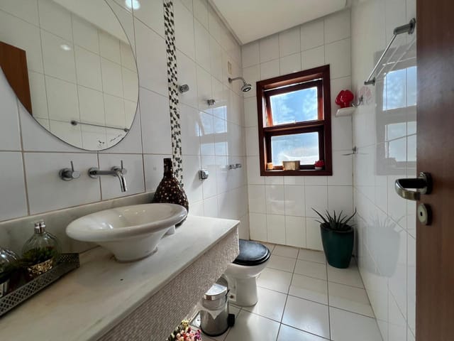 Casa com 434m² 4 quartos e 5 banheiros, para alugar, no bairro Cidade Vera Cruz em Aparecida de Goiânia