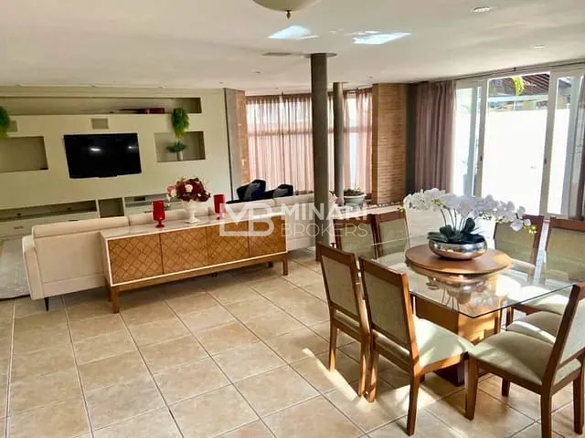 Casa com 900m² 5 quartos e 7 banheiros, à venda, no bairro Tamboré em Santana de Parnaíba