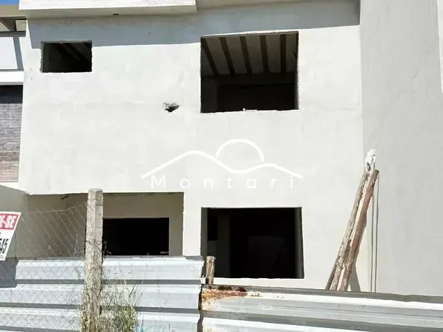 Casa 2 quartos e 3 banheiros, à venda, no bairro Mirante do Vale em Volta Redonda