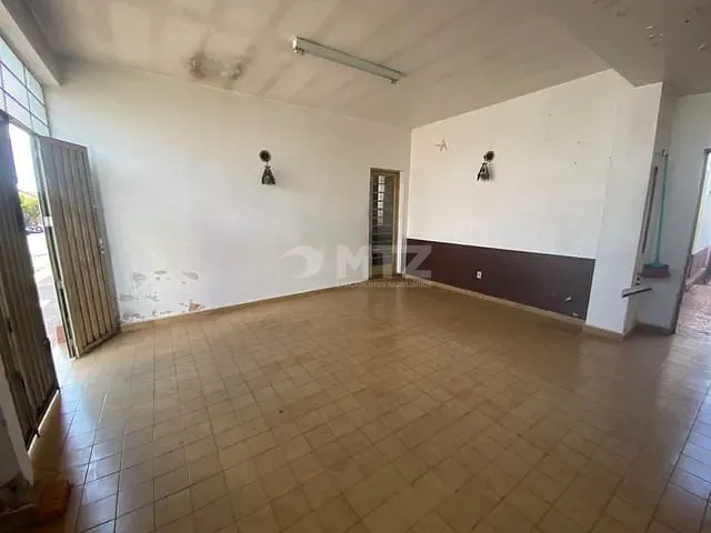 Casa com 396m² 4 quartos e 2 banheiros, à venda, no bairro Jardim Central em Botucatu