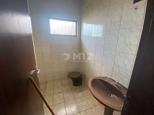 Casa com 396m² 4 quartos e 2 banheiros, à venda, no bairro Jardim Central em Botucatu