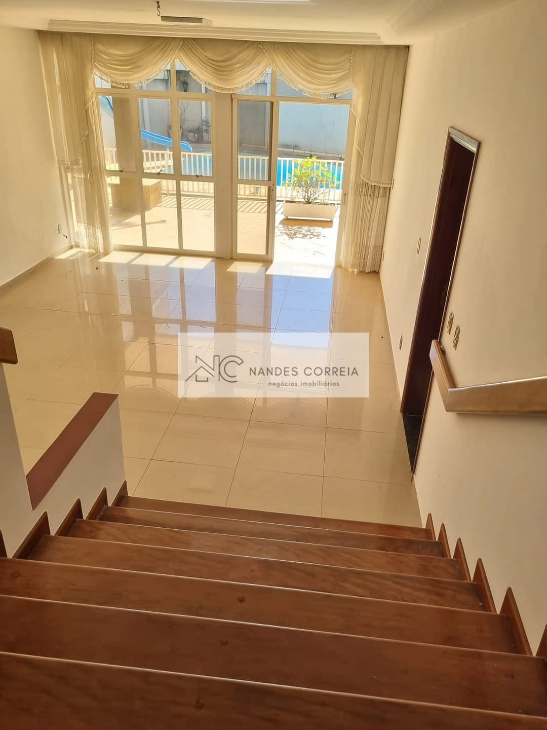 Casa à venda e aluguel com 4 quartos, 465m² - Foto 11