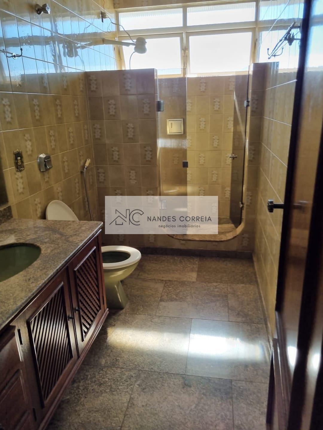 Casa à venda e aluguel com 4 quartos, 465m² - Foto 21