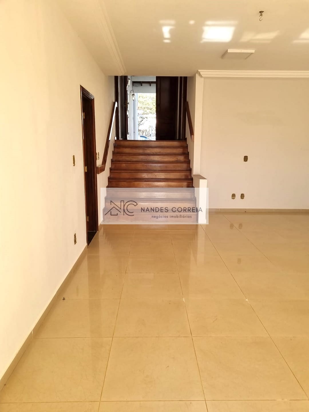 Casa à venda e aluguel com 4 quartos, 465m² - Foto 27