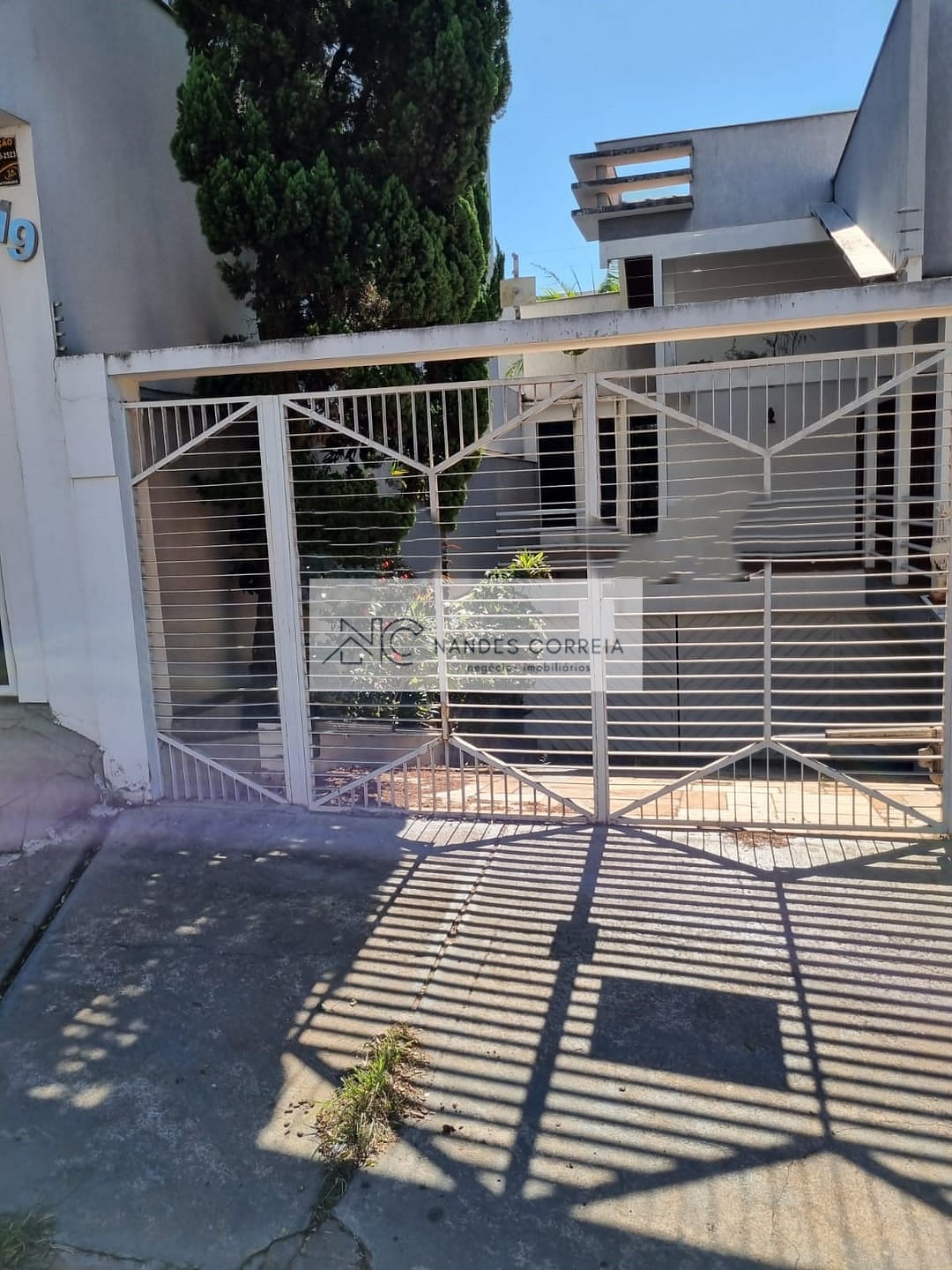 Casa à venda e aluguel com 4 quartos, 465m² - Foto 4