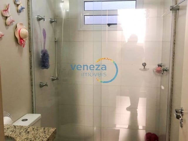 Casa com 250m² 3 quartos e 1 banheiro, à venda, no bairro Santa Mônica em Londrina