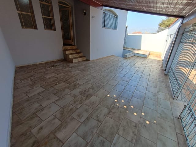 Foto do Casa - Casa com 4 dormitórios para alugar, 135 m² por R$ 2.500,00/mês - Vila Linópolis I - Santa Bárbara D'Oeste/SP | Oeste Imóveis