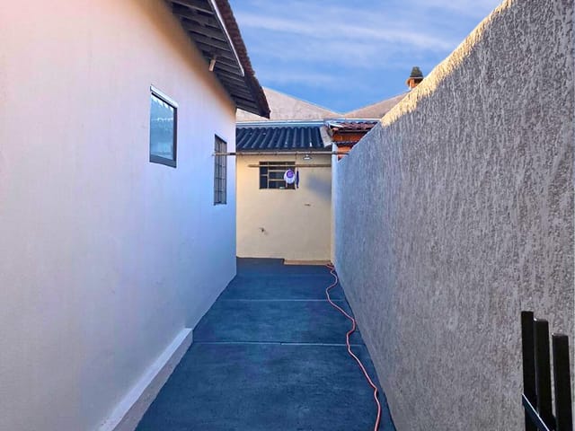 Casa com 200m² 2 quartos e 1 banheiro, à venda, no bairro Residencial Augusto Zangirolami em Olímpia