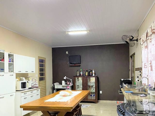 Casa com 200m² 2 quartos e 1 banheiro, à venda, no bairro Residencial Augusto Zangirolami em Olímpia