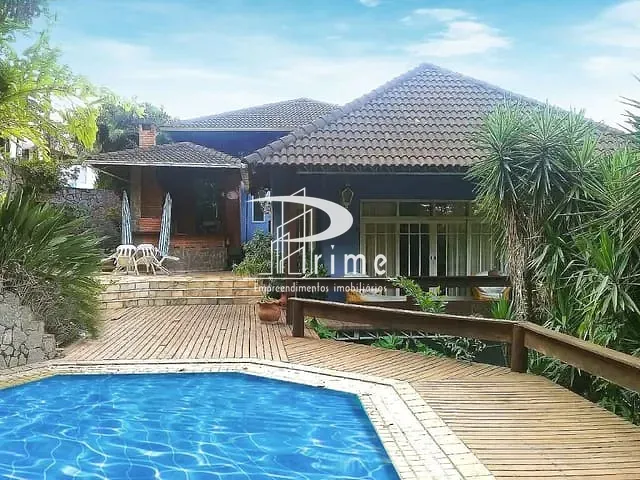 Casa com 1781m² 3 quartos e 5 banheiros, à venda, no bairro Itaipu em Niterói