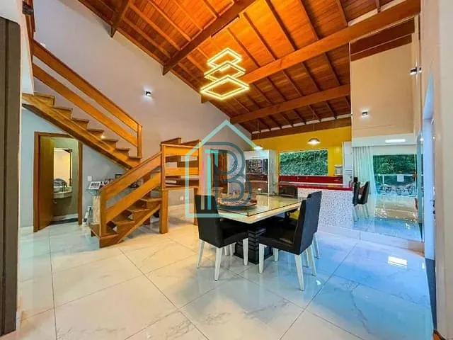 Casa com 1000m² 4 quartos e 6 banheiros, à venda ou para alugar, no bairro Maiiporã em São Paulo